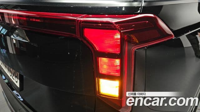 Kia Carnival 2024 — ფოტო 25/35