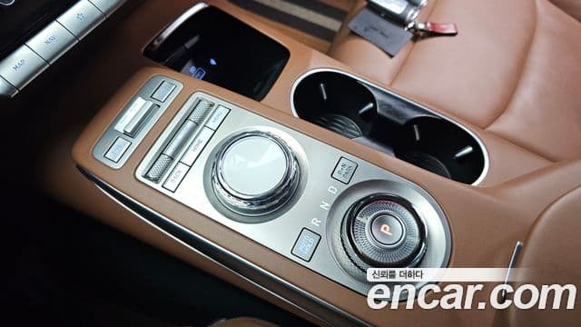 Genesis GV70 2021 — ფოტო 9/20