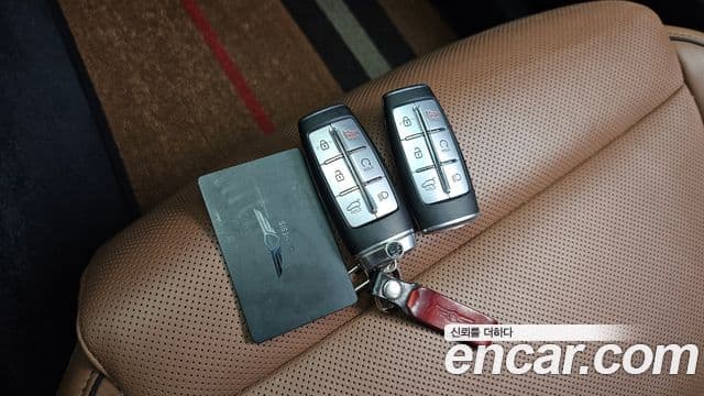 Genesis GV70 2021 — ფოტო 18/20