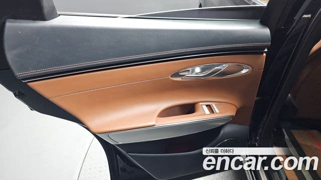 Genesis GV70 2021 — ფოტო 13/34