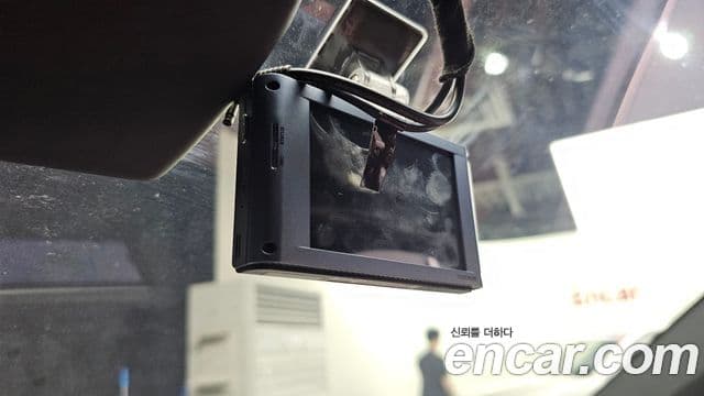 Genesis GV70 2021 — ფოტო 29/34