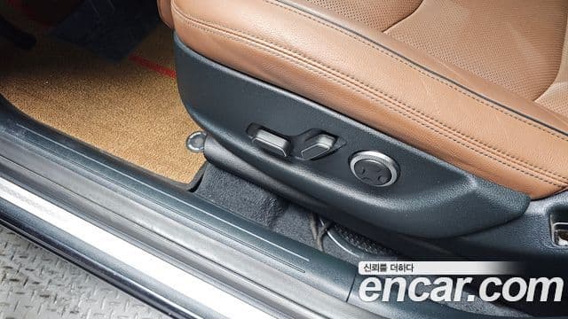 Genesis GV70 2021 — ფოტო 2/34