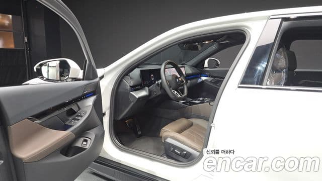 BMW 5 Series 2024 — Şəkil 10/20