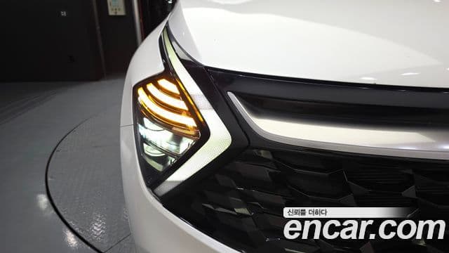 Kia Sportage 2023 — Photo 7/35