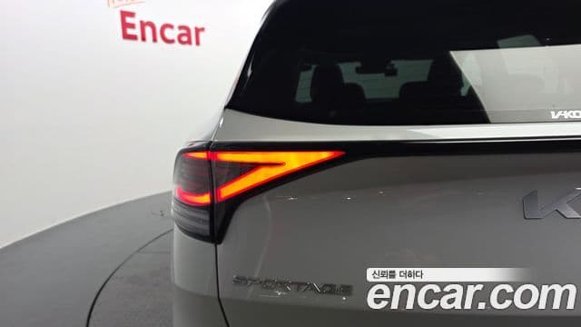 Kia Sportage 2023 — Photo 8/35