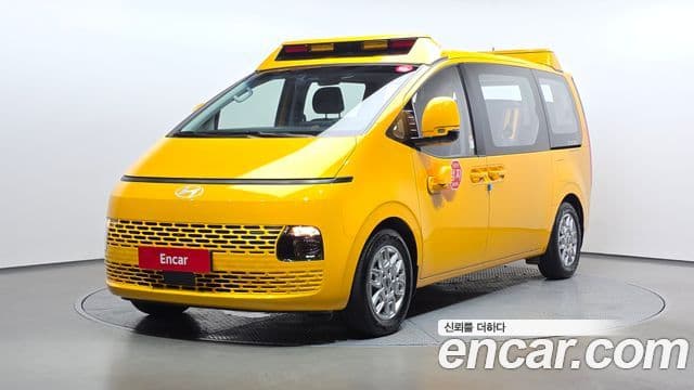 Hyundai Staria 2024 — ფოტო 1/20
