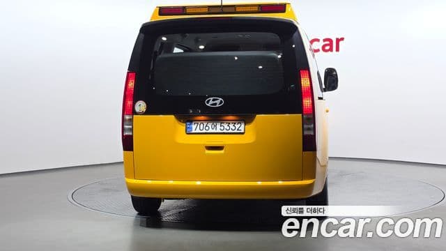 Hyundai Staria 2024 — ფოტო 4/20