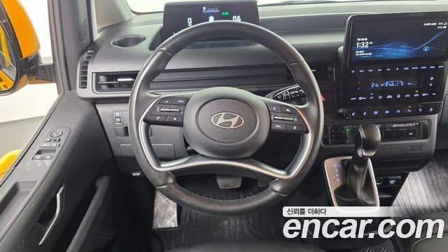 Hyundai Staria 2024 — ფოტო 13/20