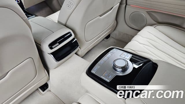 Genesis Electrified G80 2026 — Şəkil 19/20