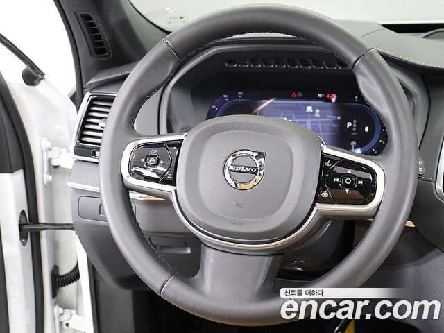 Volvo XC90 2024 — ფოტო 7/20