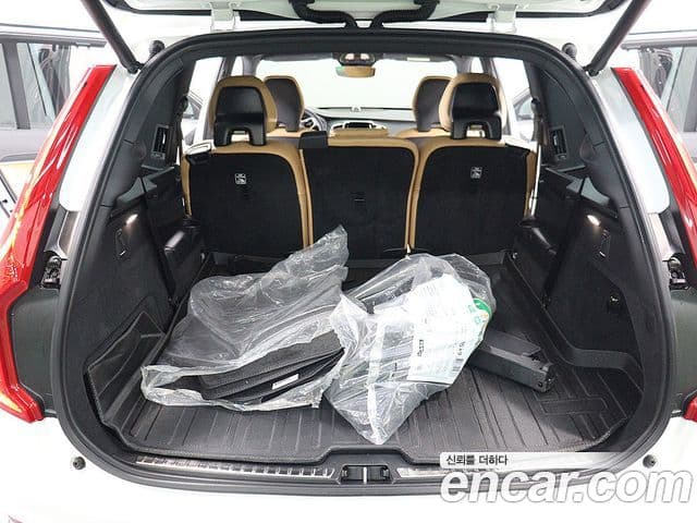 Volvo XC90 2024 — ფოტო 14/20