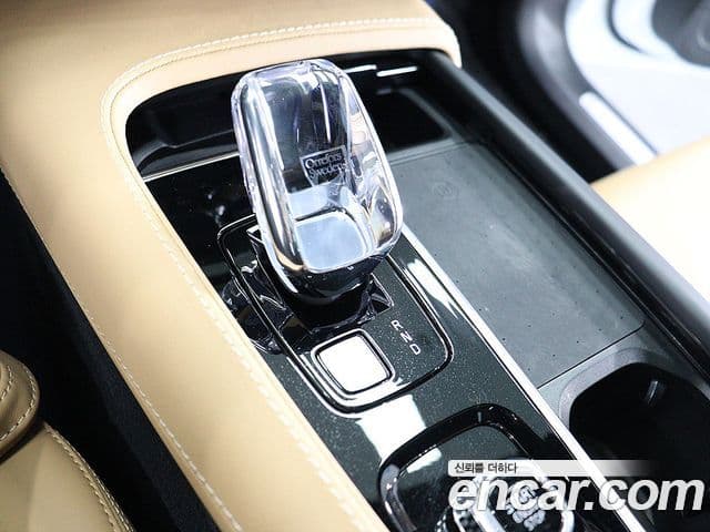Volvo XC90 2024 — ფოტო 17/20