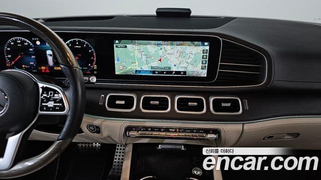 Mercedes-Benz GLS-Class 2021 — ფოტო 13/20