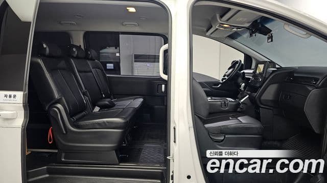 Hyundai Staria 2022 — Фото 12/20