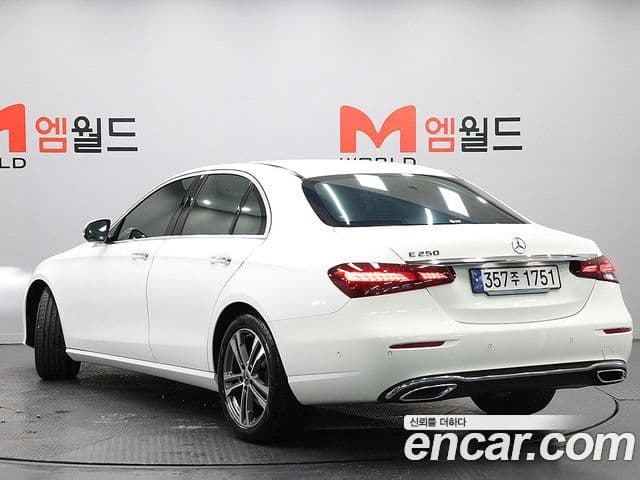 Mercedes-Benz E-Class 2023 — Şəkil 4/20