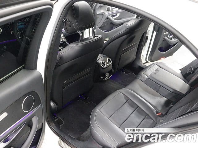 Mercedes-Benz E-Class 2023 — Şəkil 9/20