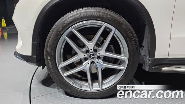 Mercedes-Benz GLE-Class 2018 — Şəkil 5/20