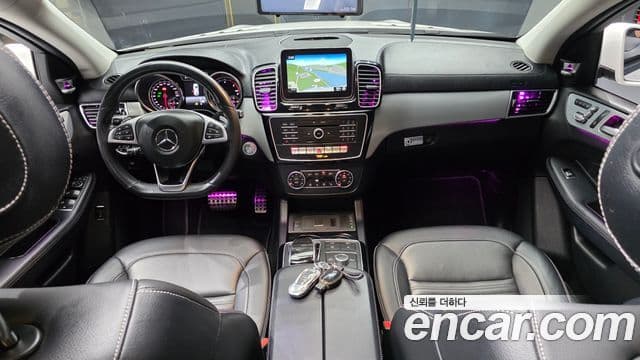 Mercedes-Benz GLE-Class 2018 — Şəkil 7/20