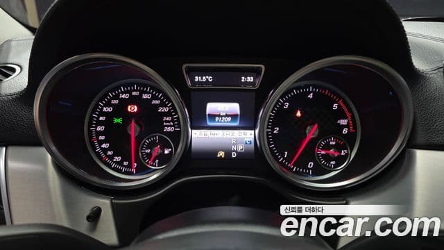 Mercedes-Benz GLE-Class 2018 — Şəkil 8/20