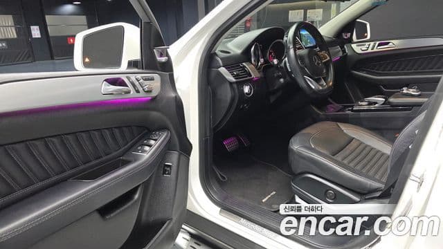 Mercedes-Benz GLE-Class 2018 — Şəkil 10/20