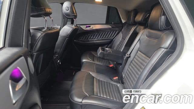 Mercedes-Benz GLE-Class 2018 — Şəkil 12/20