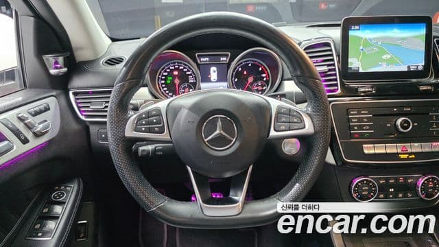 Mercedes-Benz GLE-Class 2018 — Şəkil 13/20