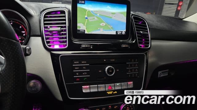 Mercedes-Benz GLE-Class 2018 — Şəkil 14/20