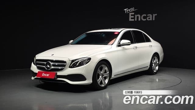 Mercedes-Benz E-Class 2018 — ფოტო 1/20