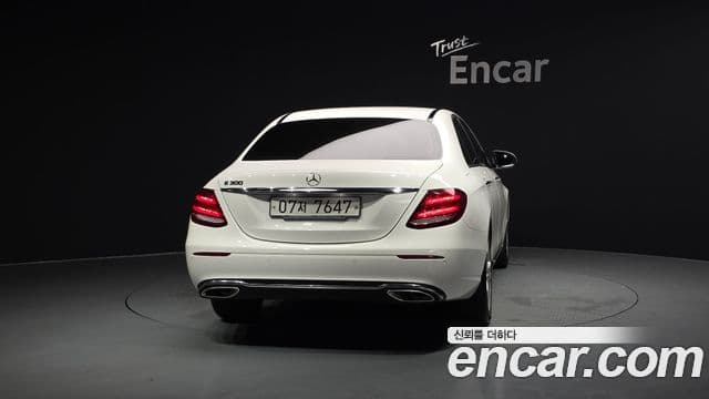 Mercedes-Benz E-Class 2018 — ფოტო 4/20