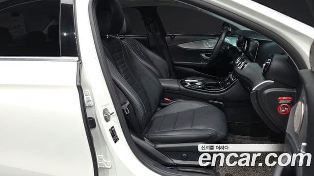 Mercedes-Benz E-Class 2018 — ფოტო 11/20