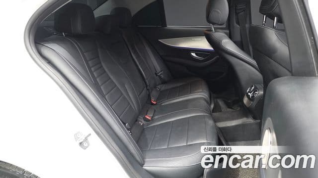 Mercedes-Benz E-Class 2018 — ფოტო 12/20