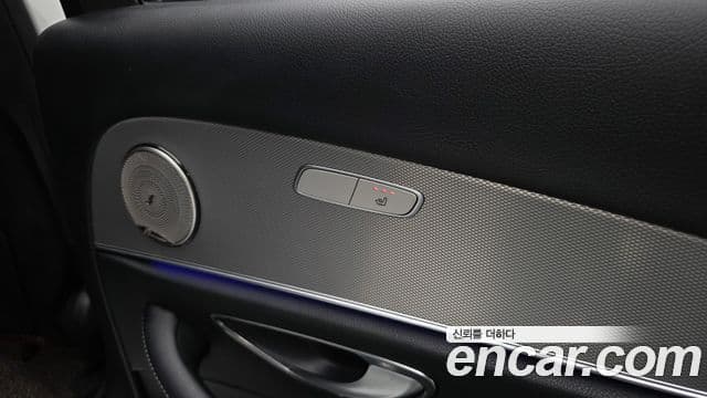 Mercedes-Benz E-Class 2018 — ფოტო 18/20