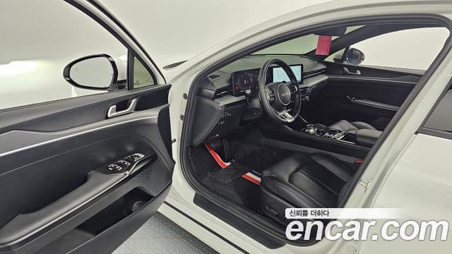Kia K5 2025 — Şəkil 10/20