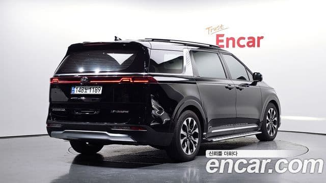 Kia Carnival 2021 — ფოტო 2/20
