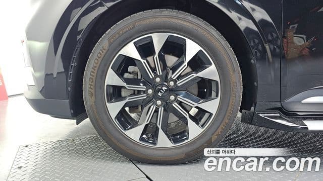 Kia Carnival 2021 — ფოტო 5/20