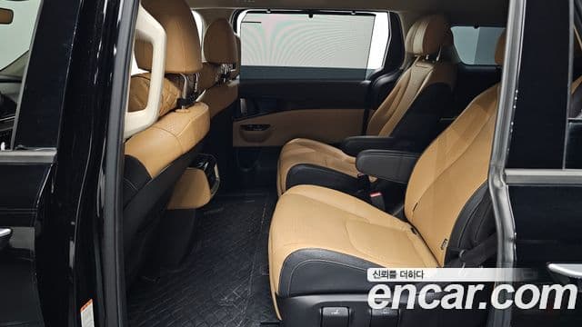 Kia Carnival 2021 — ფოტო 12/20