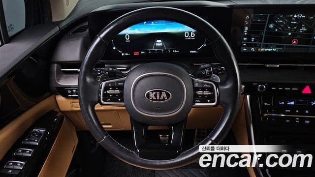 Kia Carnival 2021 — ფოტო 13/20