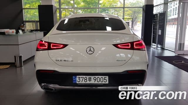 Mercedes-Benz GLE-Class 2023 — ფოტო 4/17