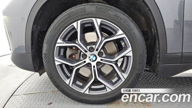 BMW X1 2021 — ფოტო 5/20