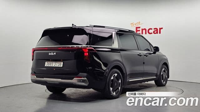 Kia Carnival 2024 — Şəkil 2/20