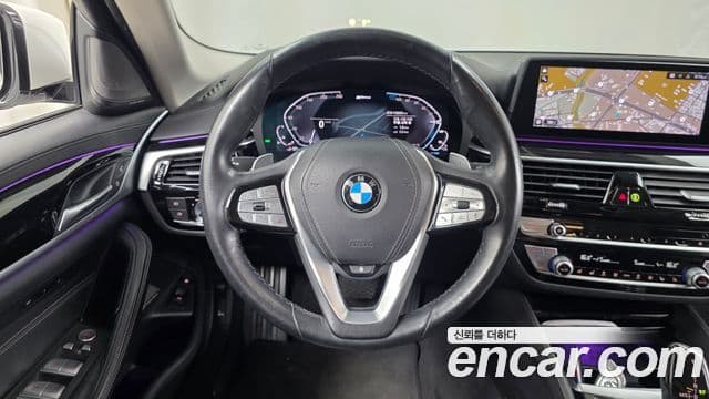 BMW 5 Series 2020 — Şəkil 13/20