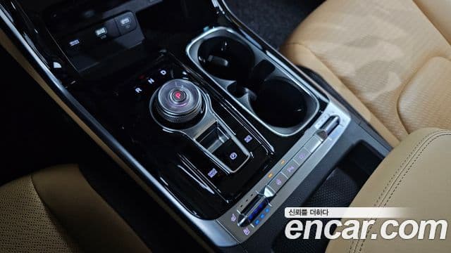 Kia Carnival 2023 — фото 9 из 20