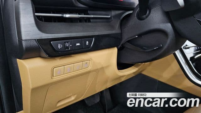 Kia Carnival 2023 — фото 17 из 20