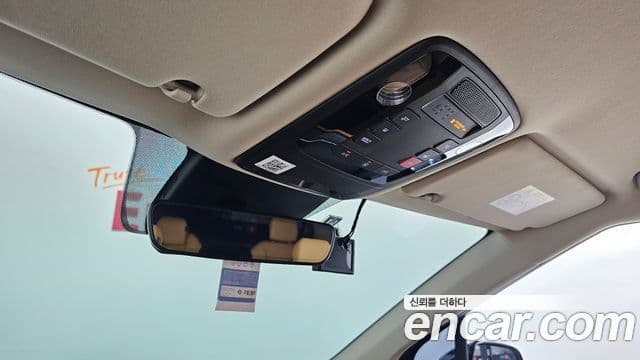 Kia Carnival 2023 — фото 18 из 20