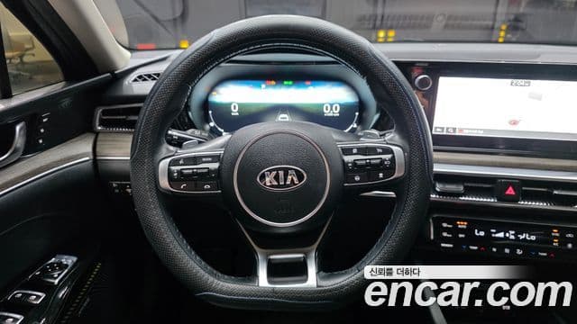 Kia K5 2020 — ფოტო 13/20