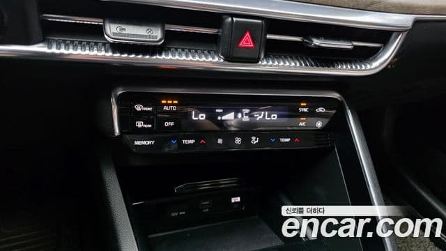 Kia K5 2020 — ფოტო 17/20