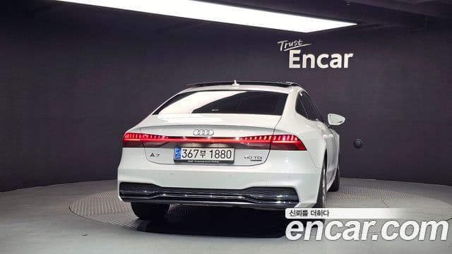 Audi A7 2020 — ფოტო 4/20