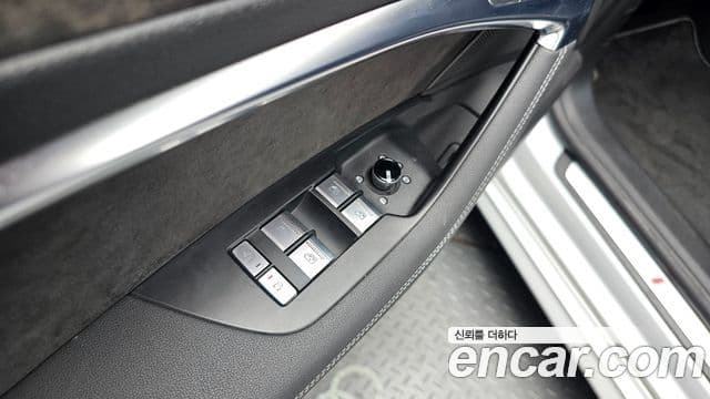 Audi A7 2020 — ფოტო 17/20