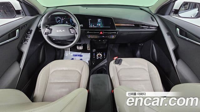 Kia Niro 2022 — Фото 7/20