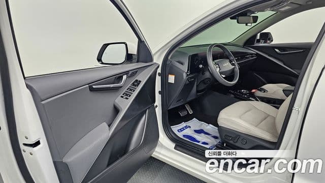 Kia Niro 2022 — Фото 10/20